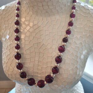 graduated bead necklace